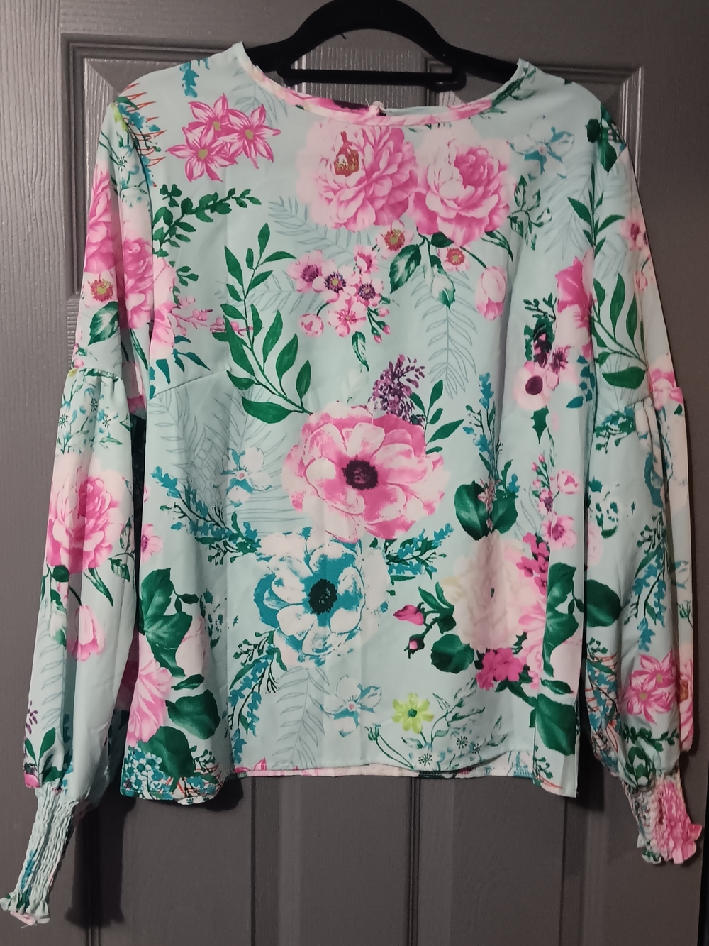Women Floral Long-Sleeve Blouse in Mint and Pink